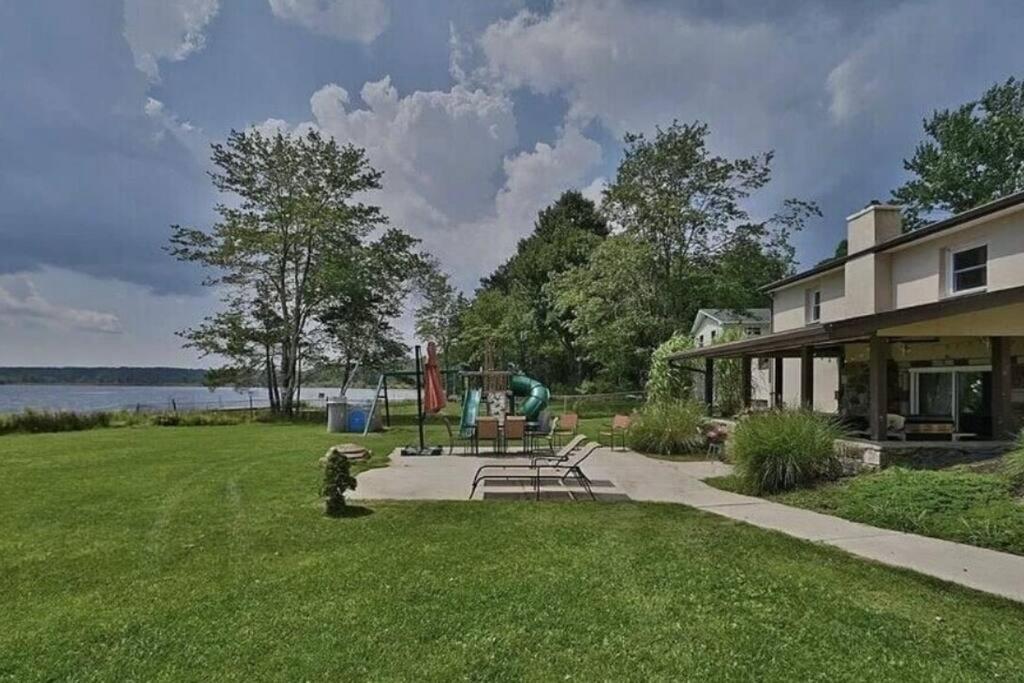 Hideaway - Lakehouse/spa/dock/ Сasa de vacaciones